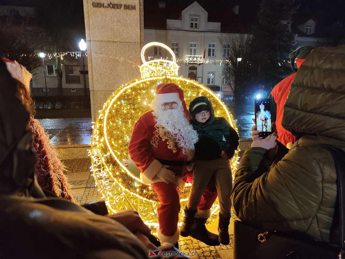 Święty Mikołaj w Ostrołęce [06.12.2022] - zdjęcie #3 - eOstroleka.pl