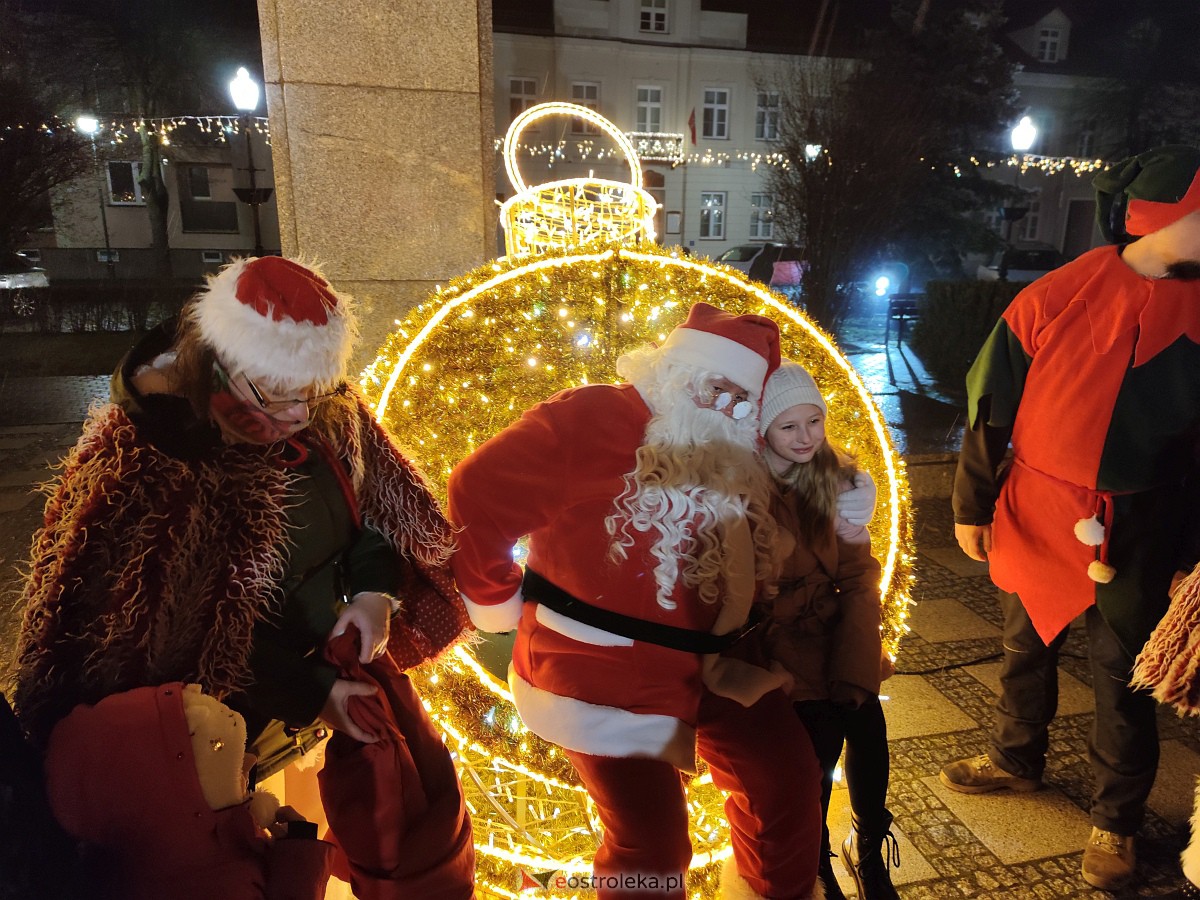 Święty Mikołaj w Ostrołęce [06.12.2022] - zdjęcie #1 - eOstroleka.pl