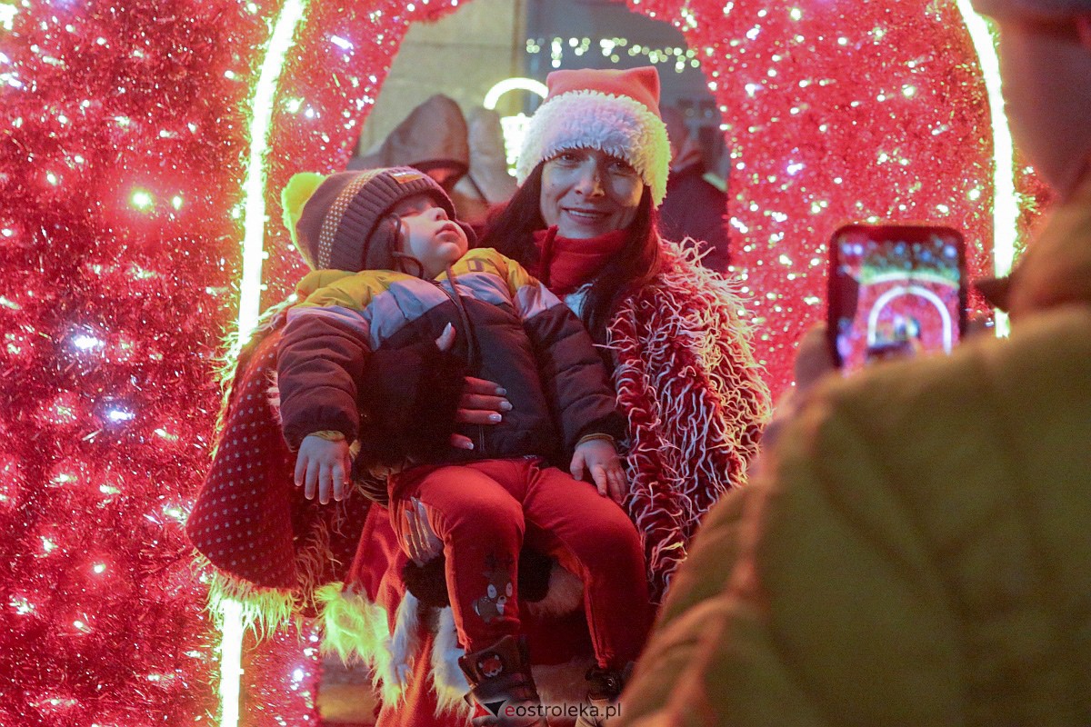 Święty Mikołaj w Ostrołęce [06.12.2022] - zdjęcie #157 - eOstroleka.pl
