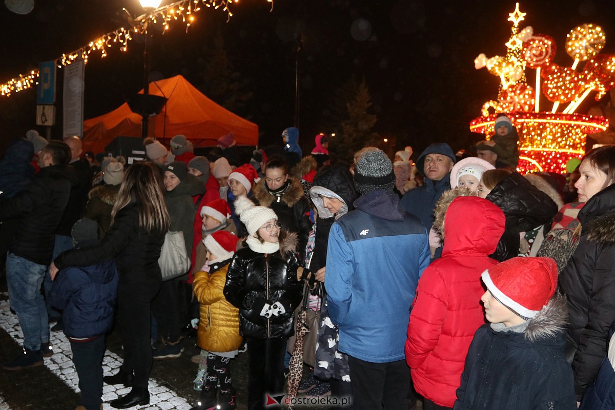 Święty Mikołaj w Ostrołęce [06.12.2022] - zdjęcie #145 - eOstroleka.pl