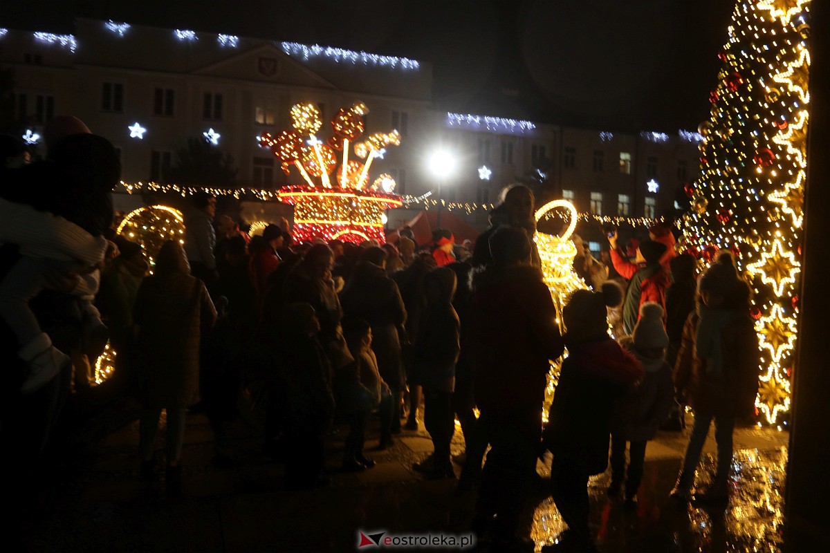 Święty Mikołaj w Ostrołęce [06.12.2022] - zdjęcie #136 - eOstroleka.pl