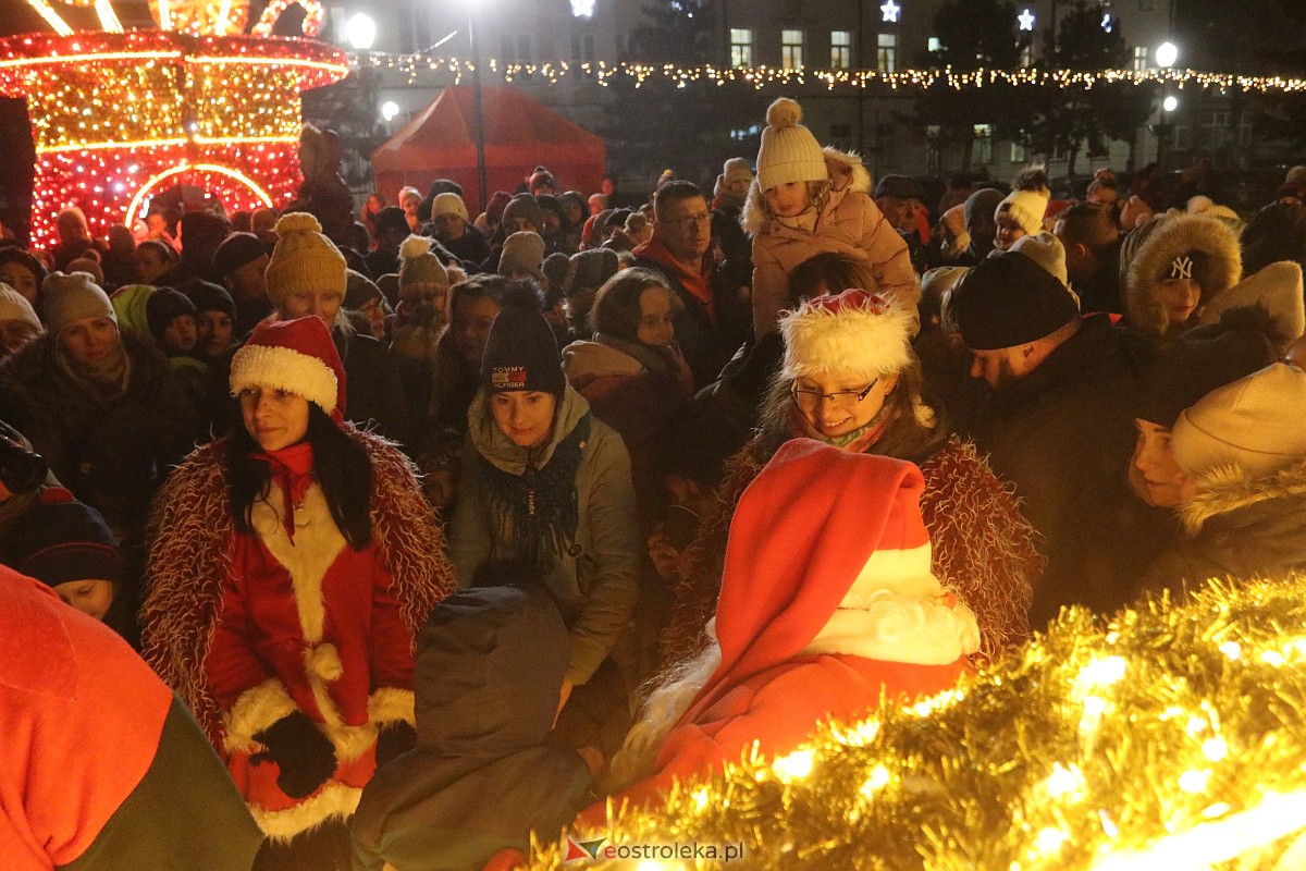 Święty Mikołaj w Ostrołęce [06.12.2022] - zdjęcie #135 - eOstroleka.pl
