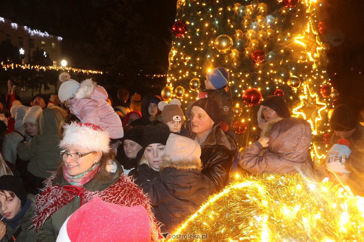 Święty Mikołaj w Ostrołęce [06.12.2022] - zdjęcie #132 - eOstroleka.pl