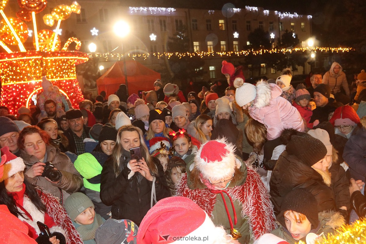 Święty Mikołaj w Ostrołęce [06.12.2022] - zdjęcie #130 - eOstroleka.pl