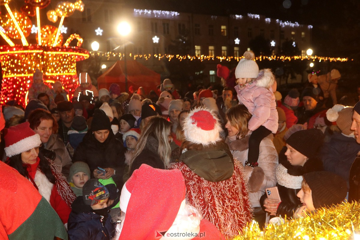 Święty Mikołaj w Ostrołęce [06.12.2022] - zdjęcie #129 - eOstroleka.pl