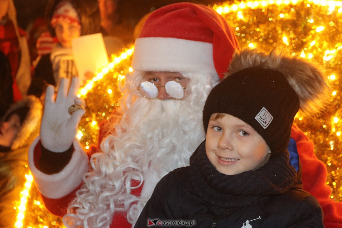 Święty Mikołaj w Ostrołęce [06.12.2022] - zdjęcie #111 - eOstroleka.pl