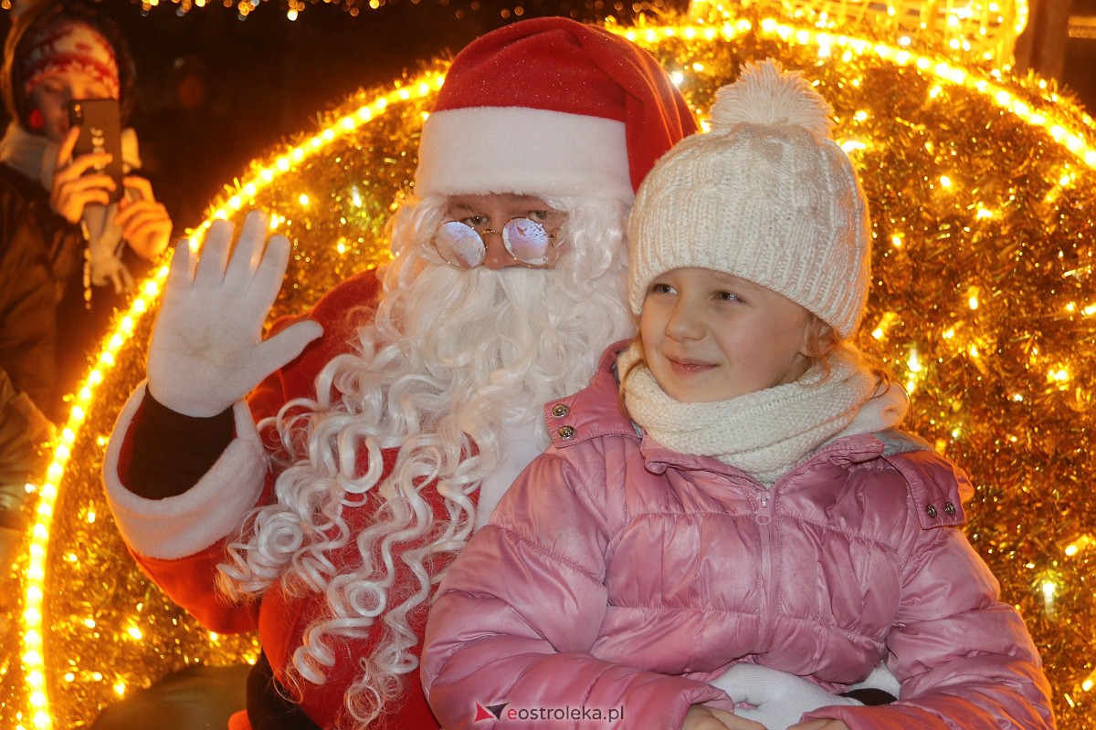 Święty Mikołaj w Ostrołęce [06.12.2022] - zdjęcie #106 - eOstroleka.pl