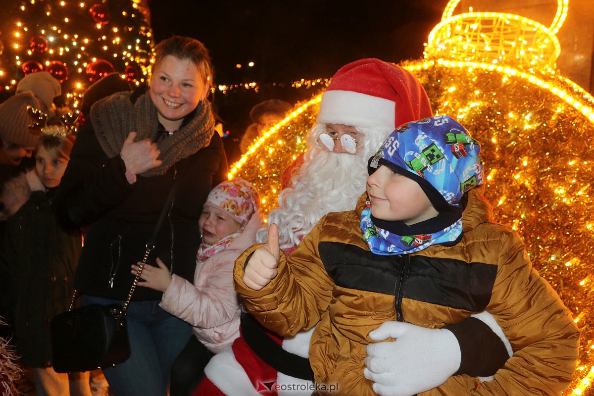 Święty Mikołaj w Ostrołęce [06.12.2022] - zdjęcie #103 - eOstroleka.pl
