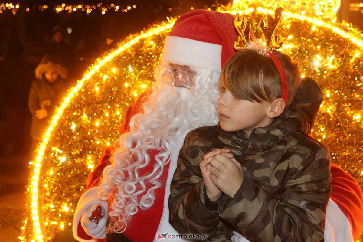 Święty Mikołaj w Ostrołęce [06.12.2022] - zdjęcie #94 - eOstroleka.pl