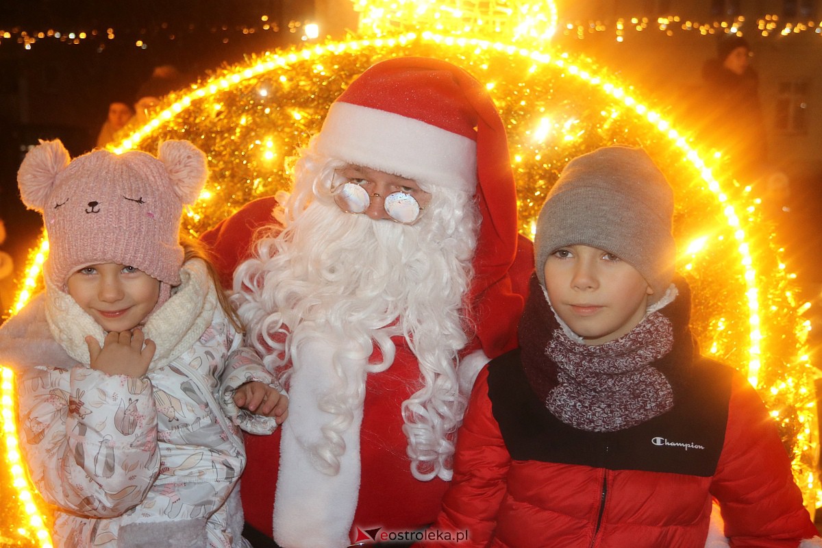 Święty Mikołaj w Ostrołęce [06.12.2022] - zdjęcie #92 - eOstroleka.pl