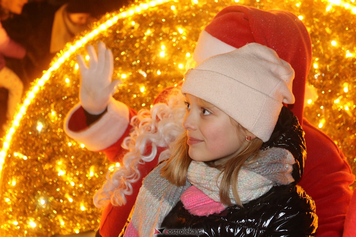 Święty Mikołaj w Ostrołęce [06.12.2022] - zdjęcie #91 - eOstroleka.pl