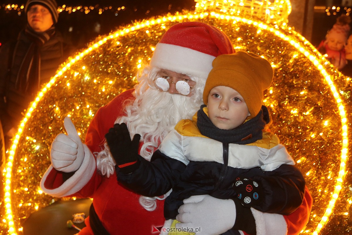 Święty Mikołaj w Ostrołęce [06.12.2022] - zdjęcie #83 - eOstroleka.pl
