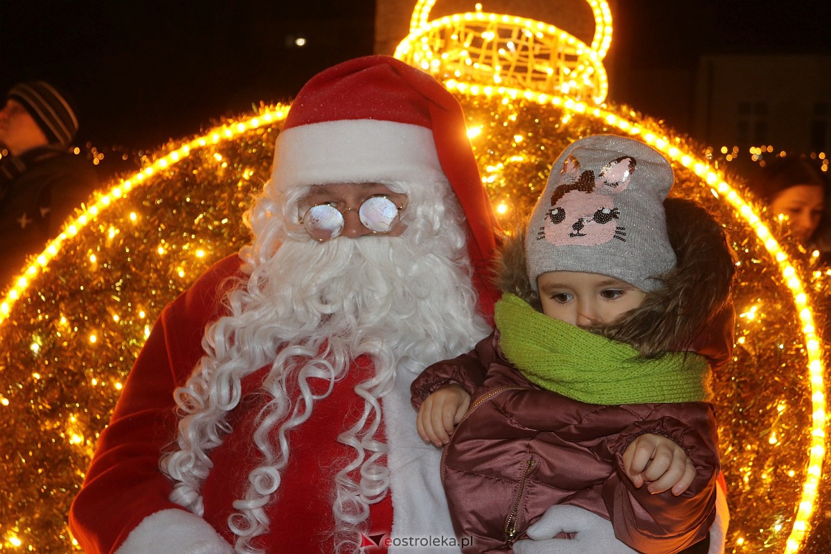 Święty Mikołaj w Ostrołęce [06.12.2022] - zdjęcie #80 - eOstroleka.pl
