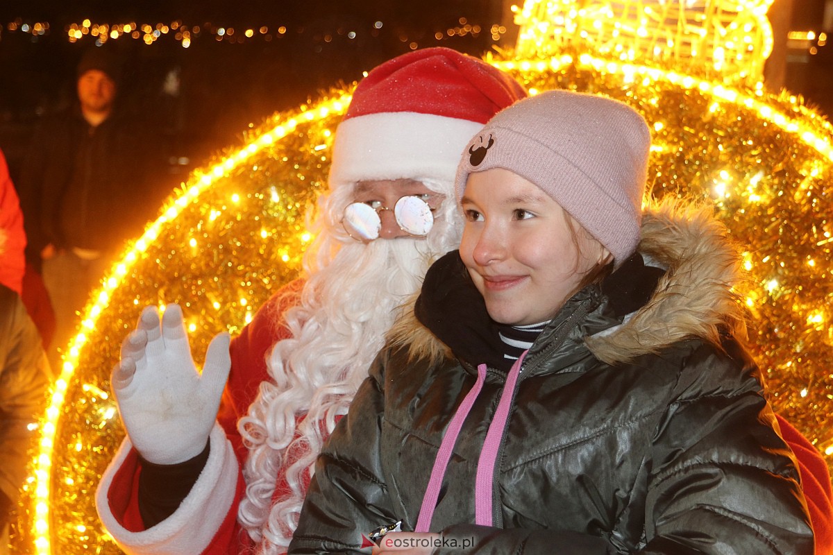 Święty Mikołaj w Ostrołęce [06.12.2022] - zdjęcie #76 - eOstroleka.pl