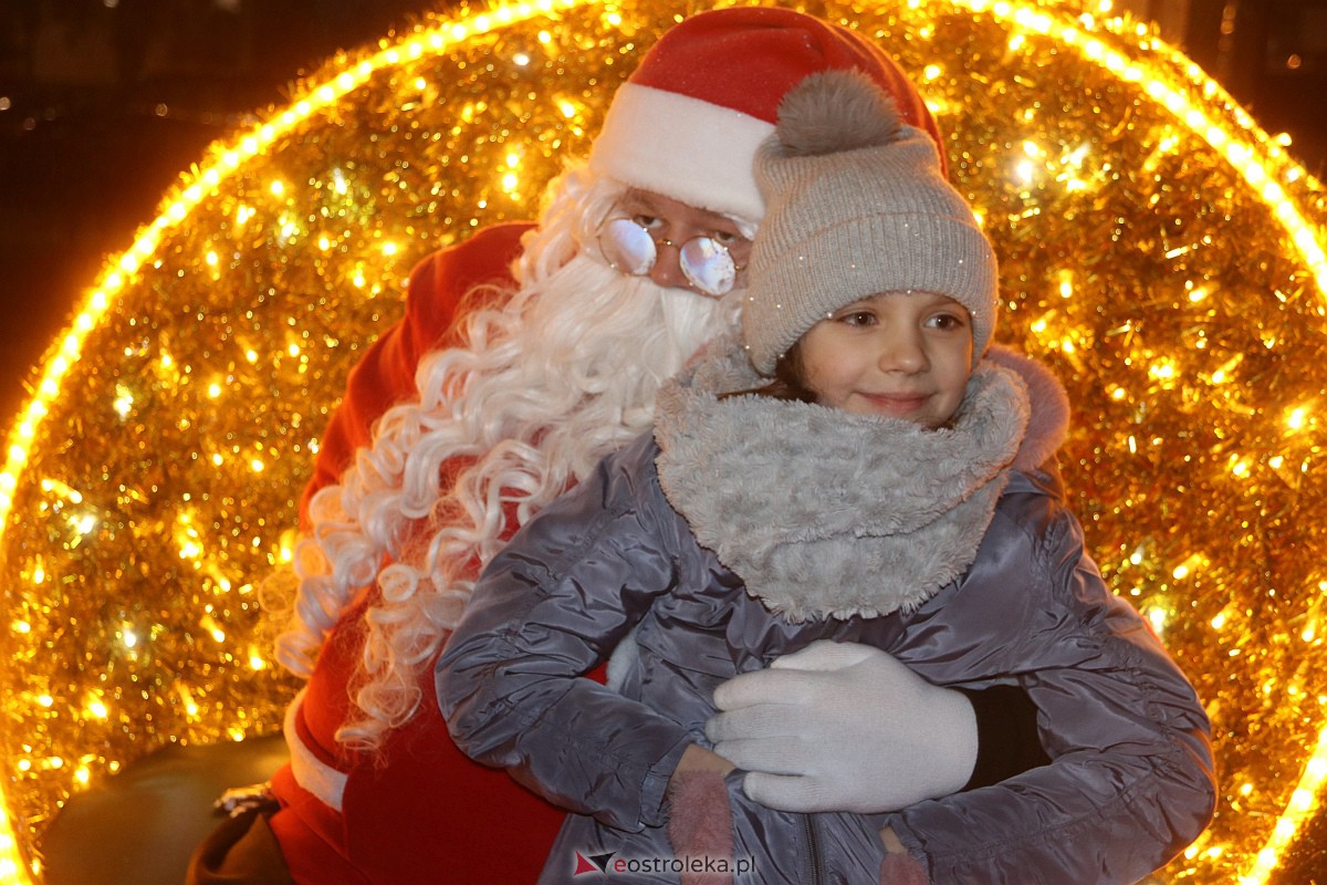 Święty Mikołaj w Ostrołęce [06.12.2022] - zdjęcie #72 - eOstroleka.pl