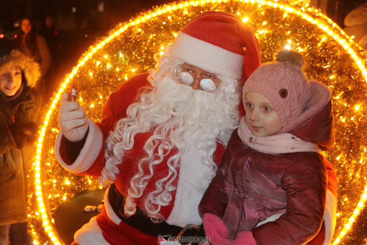 Święty Mikołaj w Ostrołęce [06.12.2022] - zdjęcie #69 - eOstroleka.pl