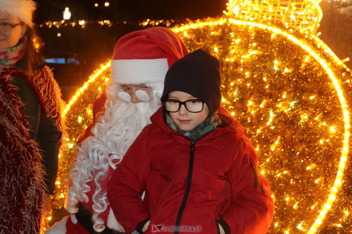 Święty Mikołaj w Ostrołęce [06.12.2022] - zdjęcie #53 - eOstroleka.pl