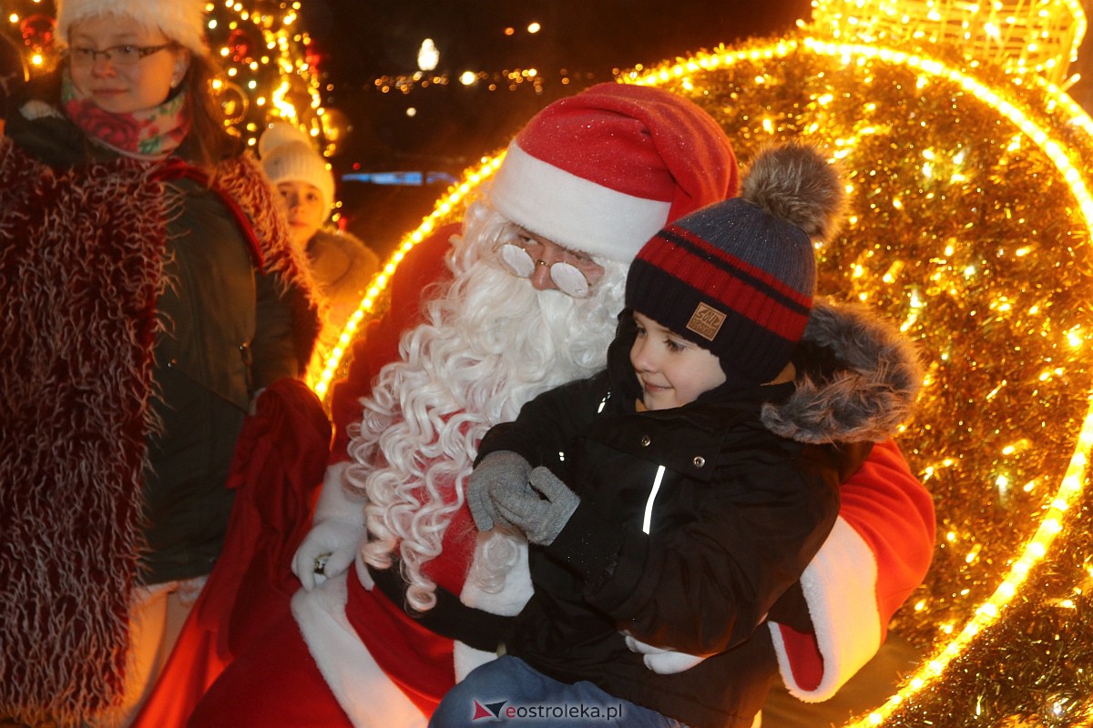 Święty Mikołaj w Ostrołęce [06.12.2022] - zdjęcie #52 - eOstroleka.pl