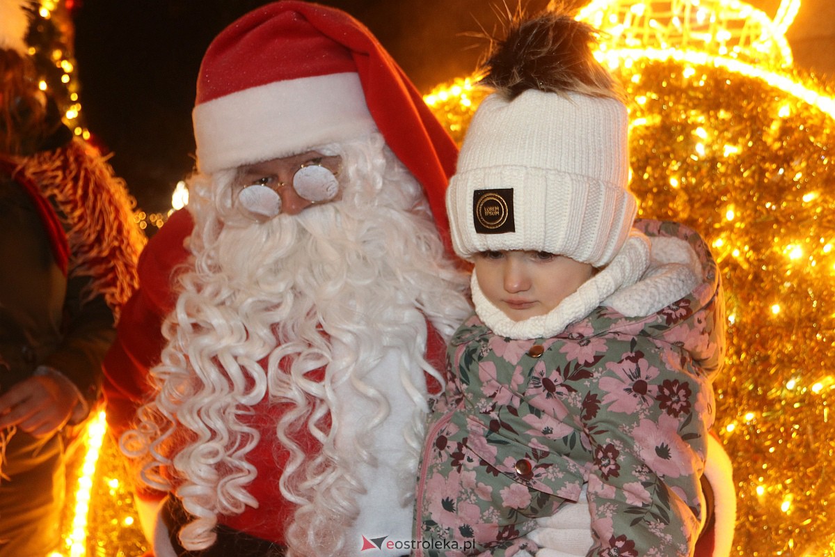 Święty Mikołaj w Ostrołęce [06.12.2022] - zdjęcie #51 - eOstroleka.pl