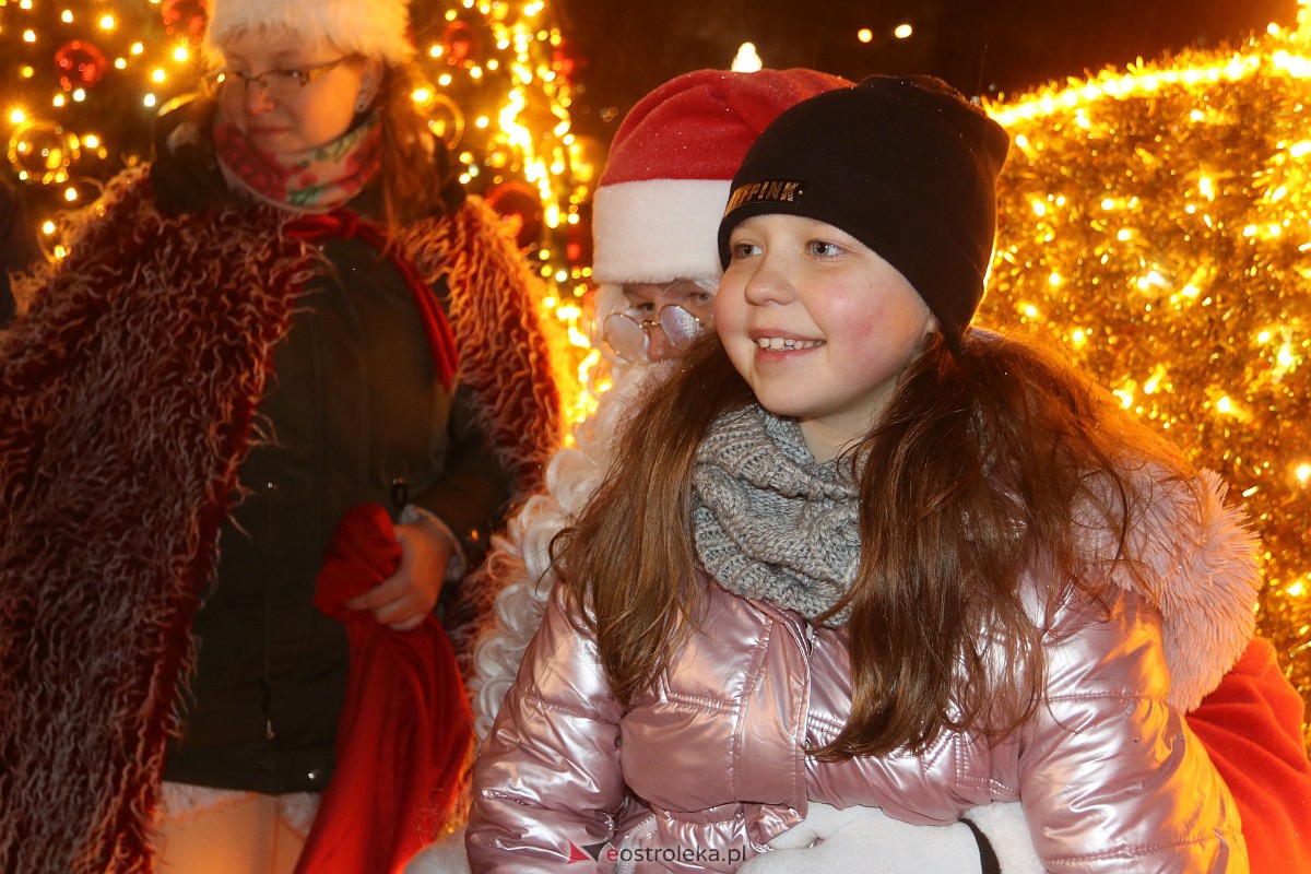 Święty Mikołaj w Ostrołęce [06.12.2022] - zdjęcie #47 - eOstroleka.pl