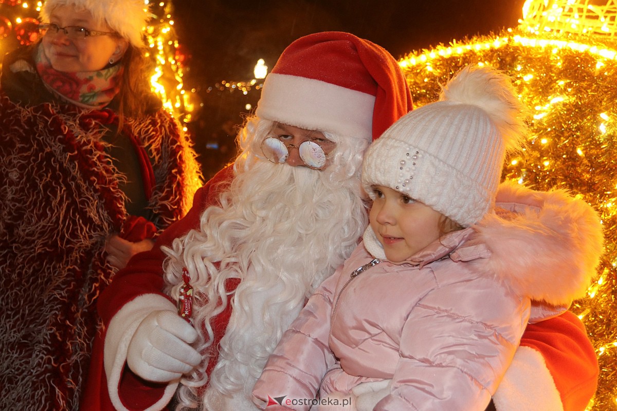 Święty Mikołaj w Ostrołęce [06.12.2022] - zdjęcie #46 - eOstroleka.pl