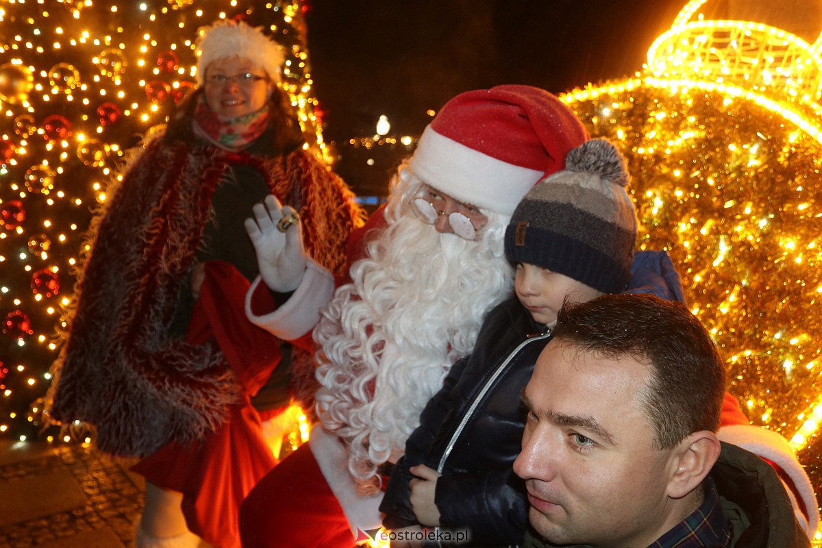Święty Mikołaj w Ostrołęce [06.12.2022] - zdjęcie #41 - eOstroleka.pl
