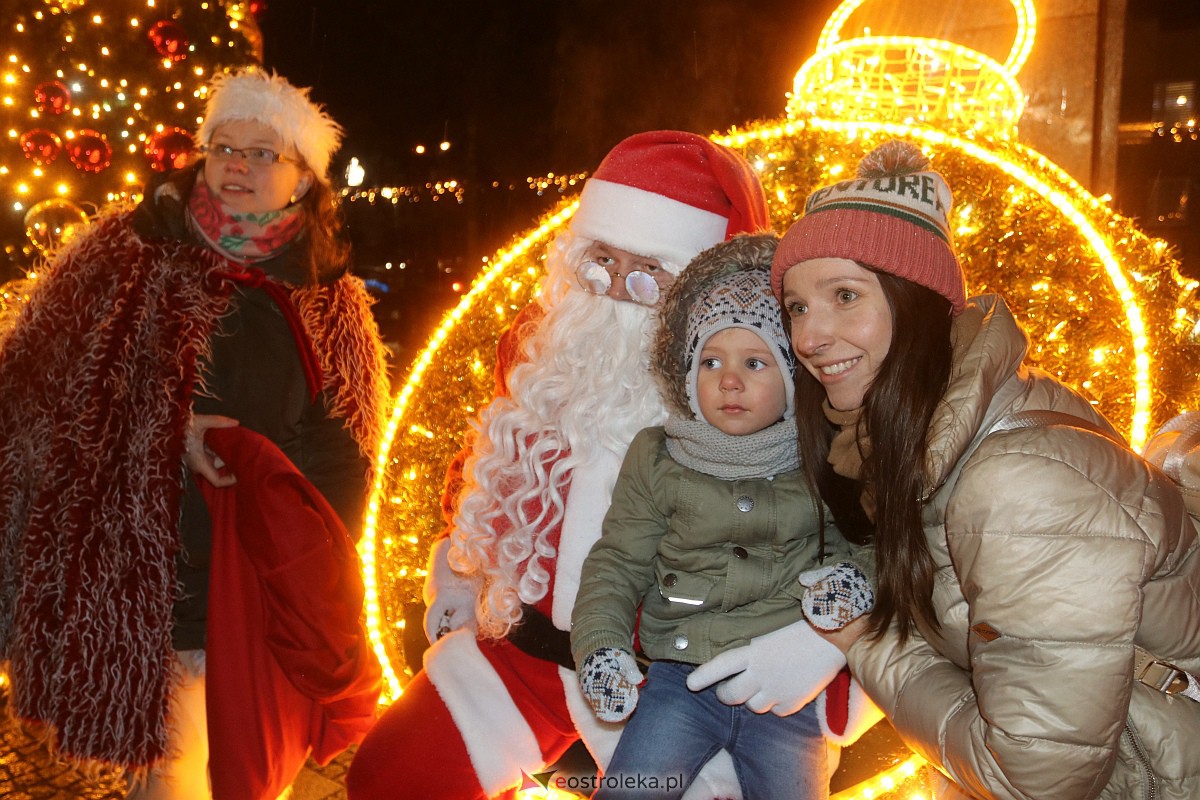 Święty Mikołaj w Ostrołęce [06.12.2022] - zdjęcie #38 - eOstroleka.pl