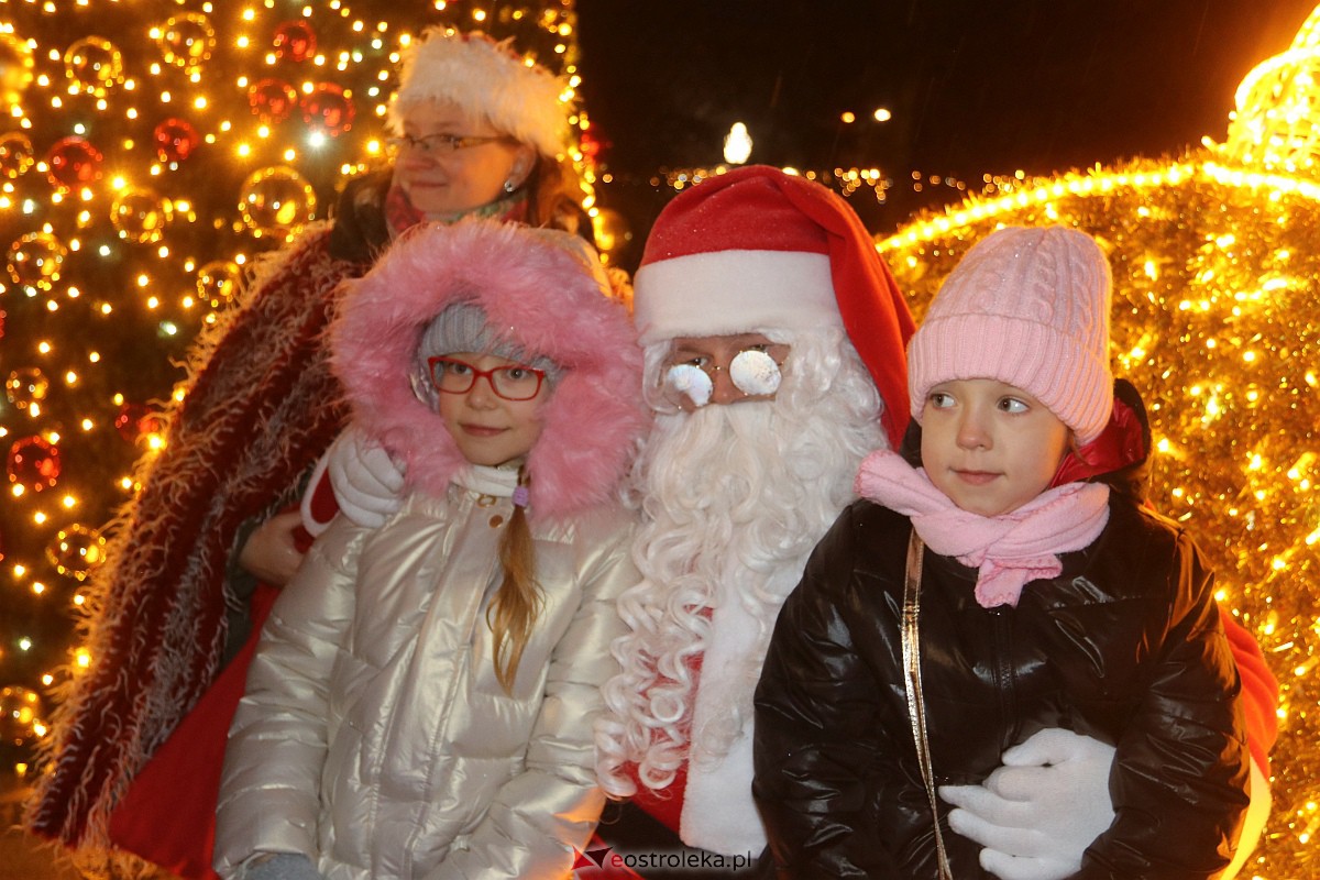 Święty Mikołaj w Ostrołęce [06.12.2022] - zdjęcie #37 - eOstroleka.pl