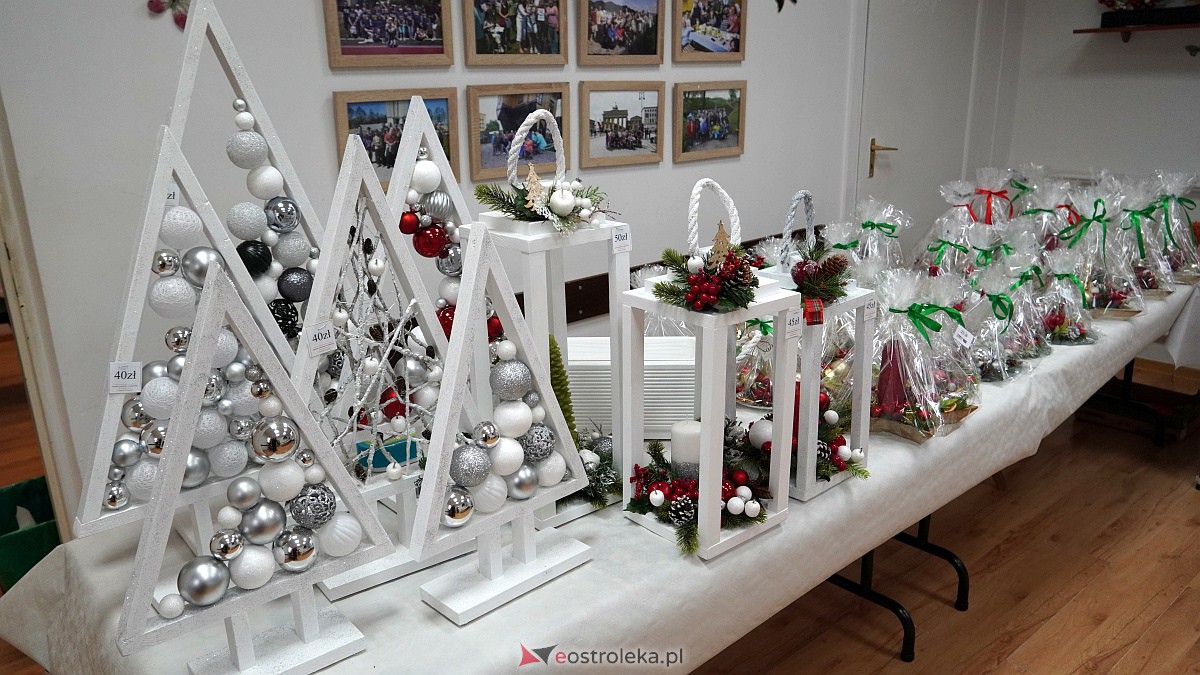 Kiermasz Bożonarodzeniowy w Warsztatach Terapii Zajęciowej Motylki [7.12.2022] - zdjęcie #1 - eOstroleka.pl