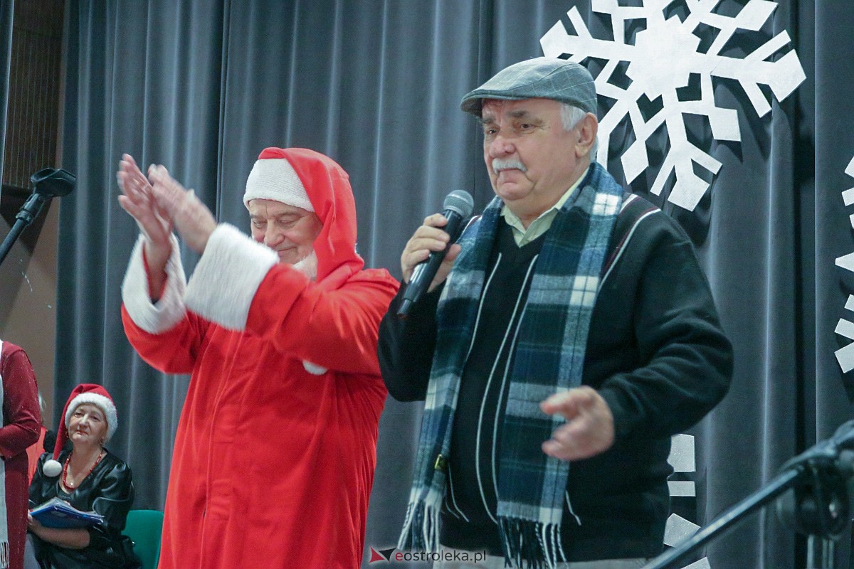 Mikołajki z Uniwersytetem Trzeciego Wieku [7.12.2022] - zdjęcie #53 - eOstroleka.pl
