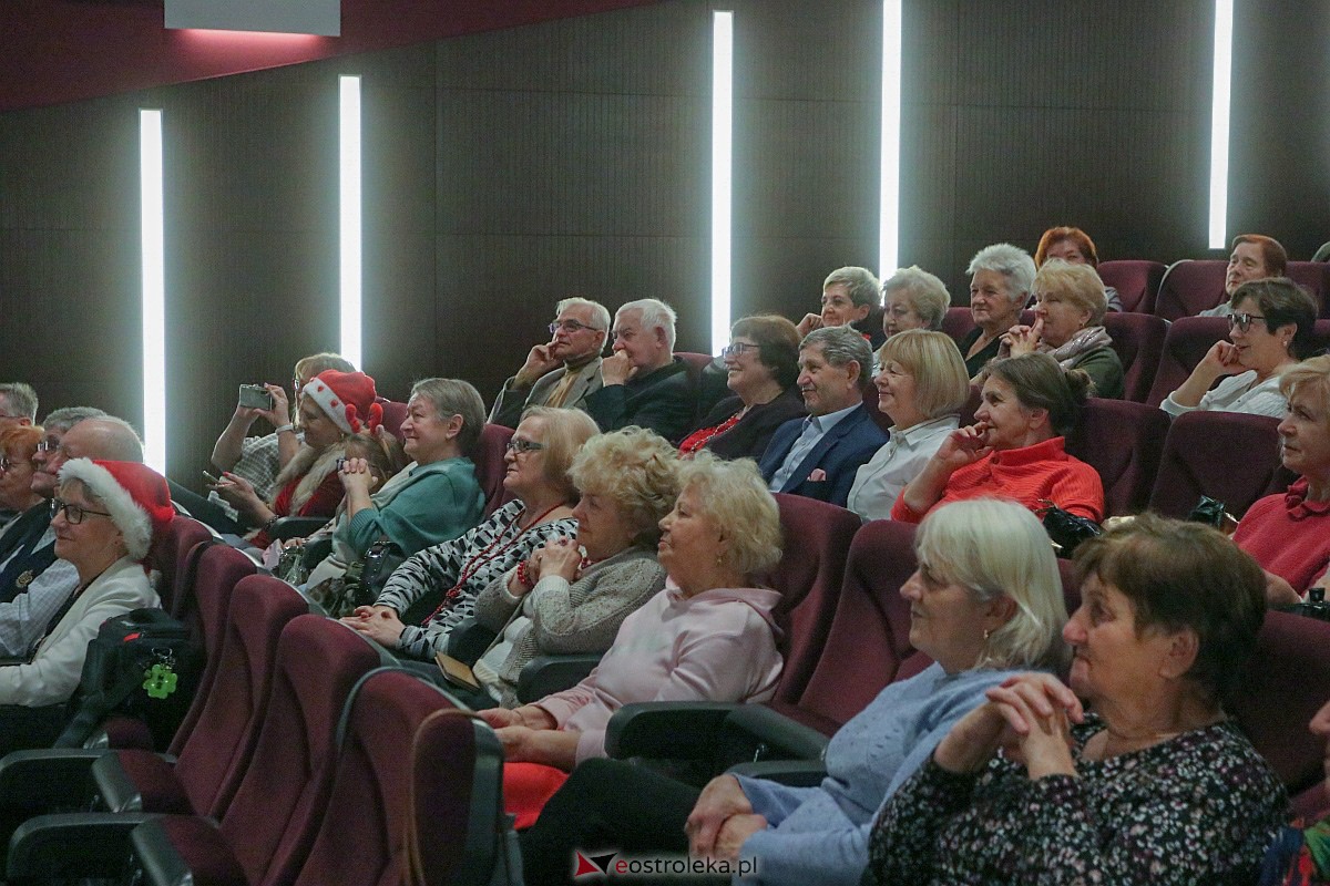 Mikołajki z Uniwersytetem Trzeciego Wieku [7.12.2022] - zdjęcie #29 - eOstroleka.pl