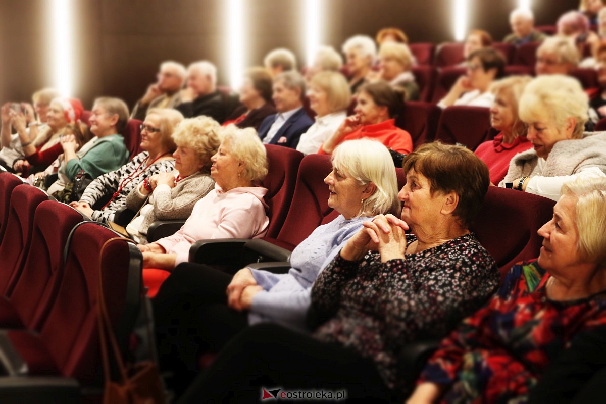 Mikołajki z Uniwersytetem Trzeciego Wieku [7.12.2022] - zdjęcie #28 - eOstroleka.pl