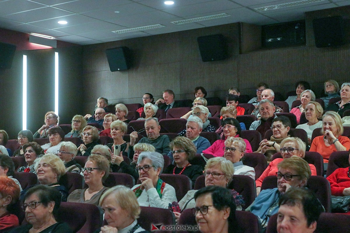 Mikołajki z Uniwersytetem Trzeciego Wieku [7.12.2022] - zdjęcie #25 - eOstroleka.pl