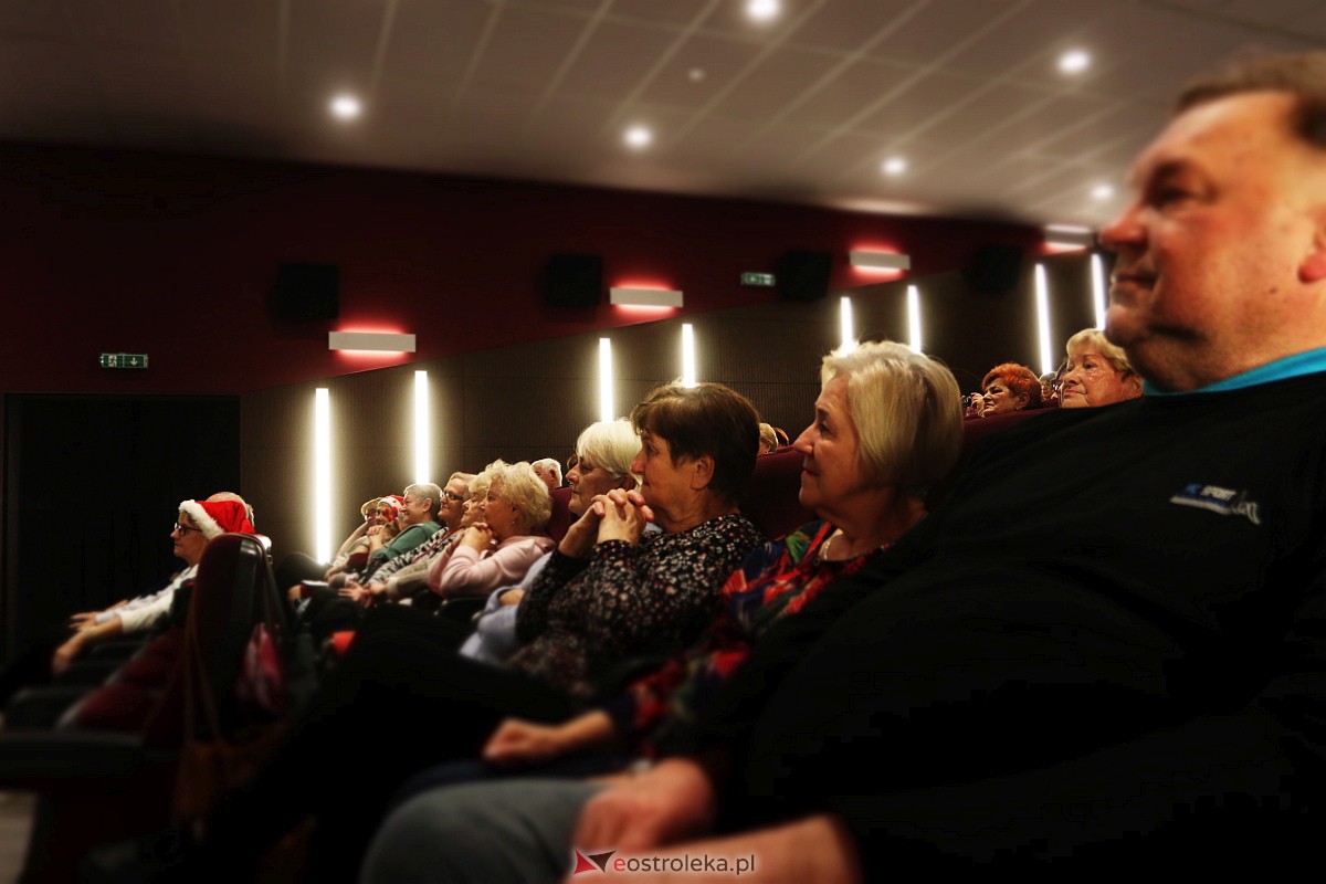 Mikołajki z Uniwersytetem Trzeciego Wieku [7.12.2022] - zdjęcie #18 - eOstroleka.pl