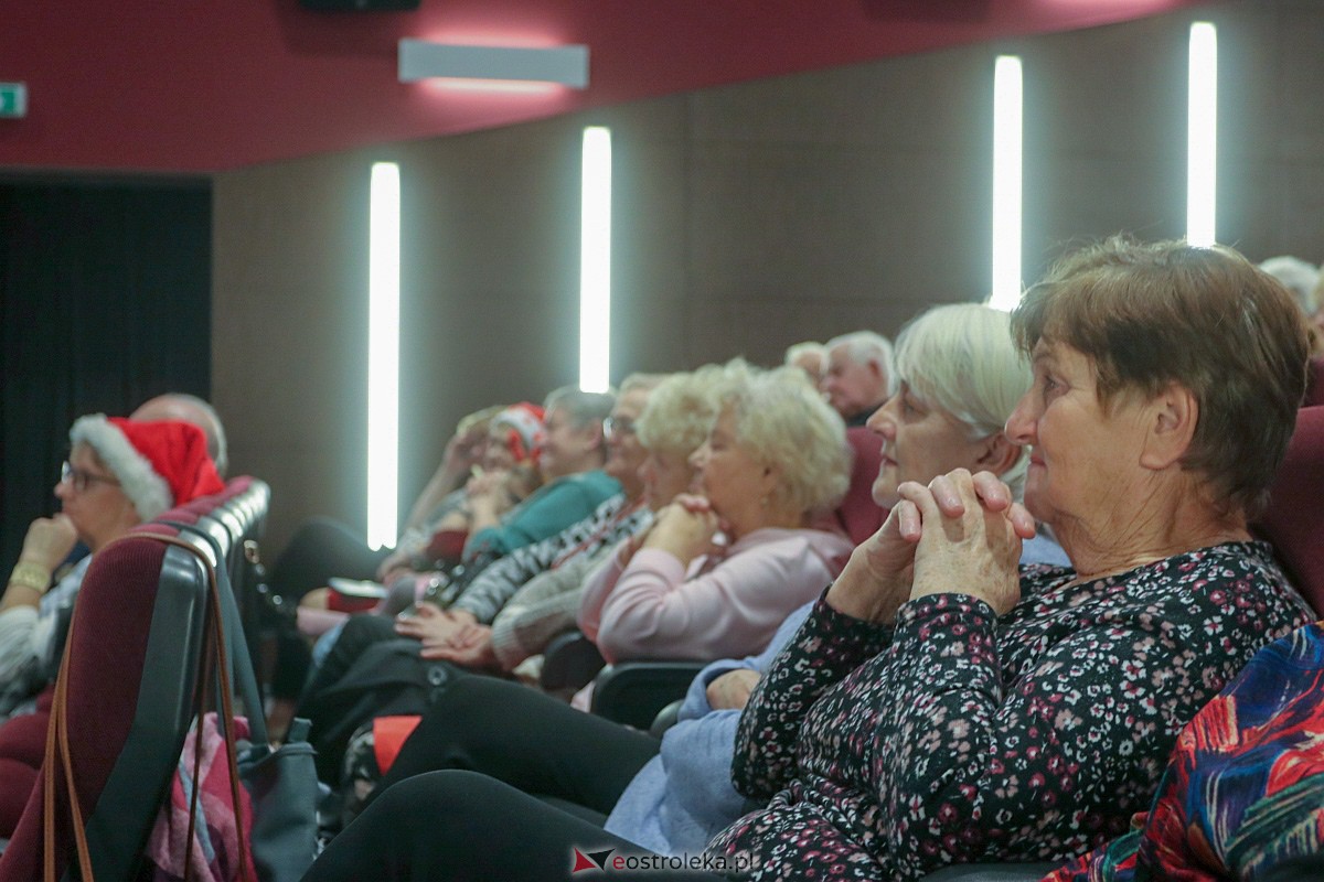 Mikołajki z Uniwersytetem Trzeciego Wieku [7.12.2022] - zdjęcie #17 - eOstroleka.pl