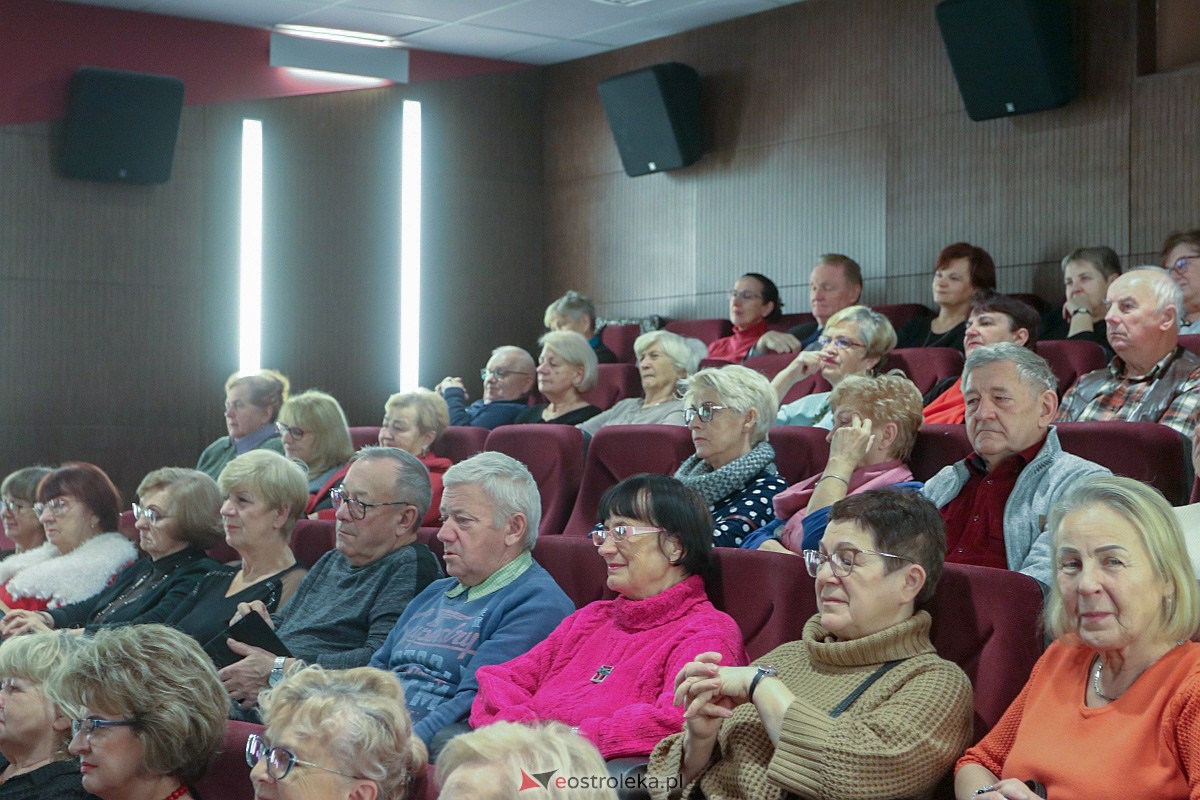 Mikołajki z Uniwersytetem Trzeciego Wieku [7.12.2022] - zdjęcie #9 - eOstroleka.pl