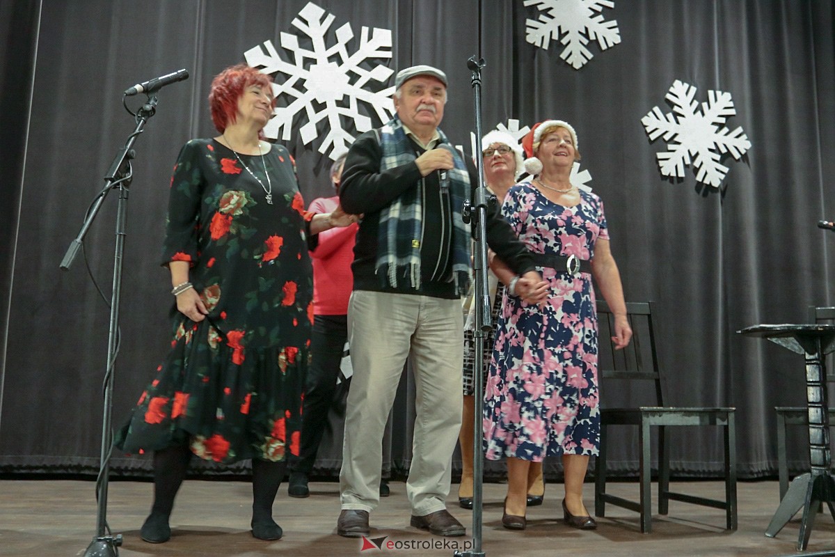 Mikołajki z Uniwersytetem Trzeciego Wieku [7.12.2022] - zdjęcie #4 - eOstroleka.pl
