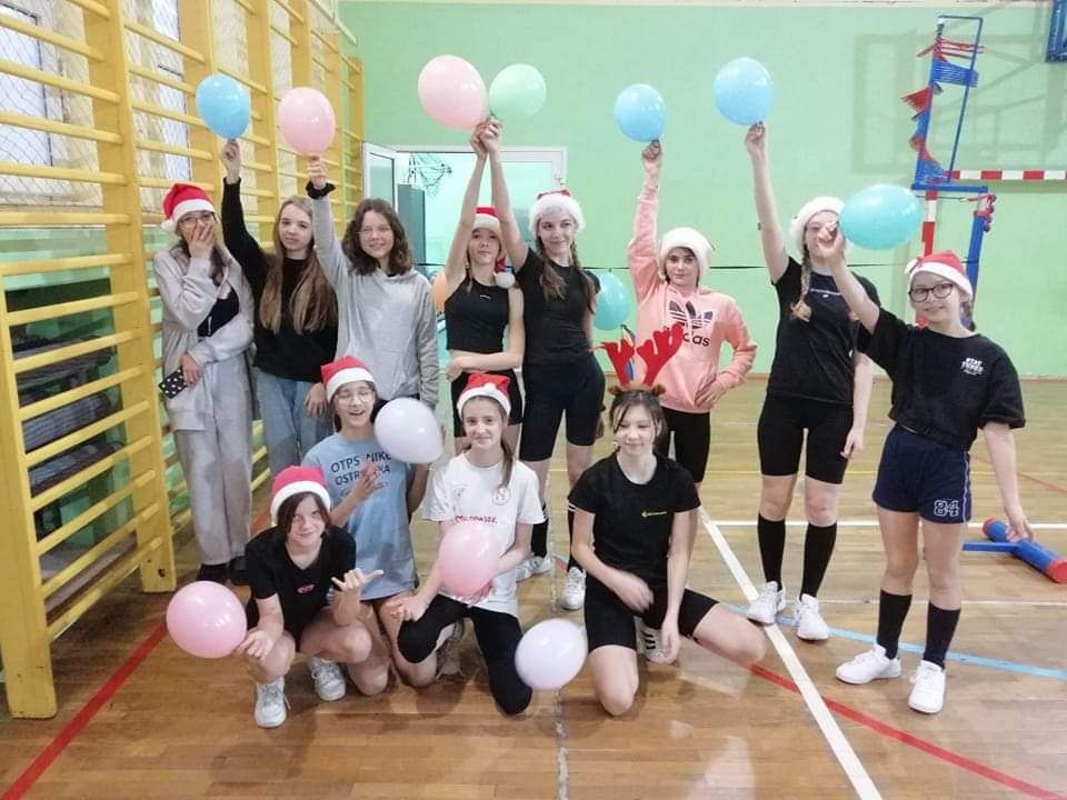 Mikołajki na sportowo z tenisowym mistrzem w “dwójce” [07.12.2022] - zdjęcie #21 - eOstroleka.pl