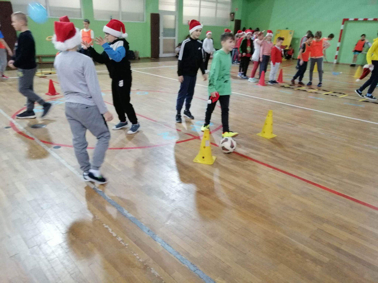 Mikołajki na sportowo z tenisowym mistrzem w “dwójce” [07.12.2022] - zdjęcie #9 - eOstroleka.pl