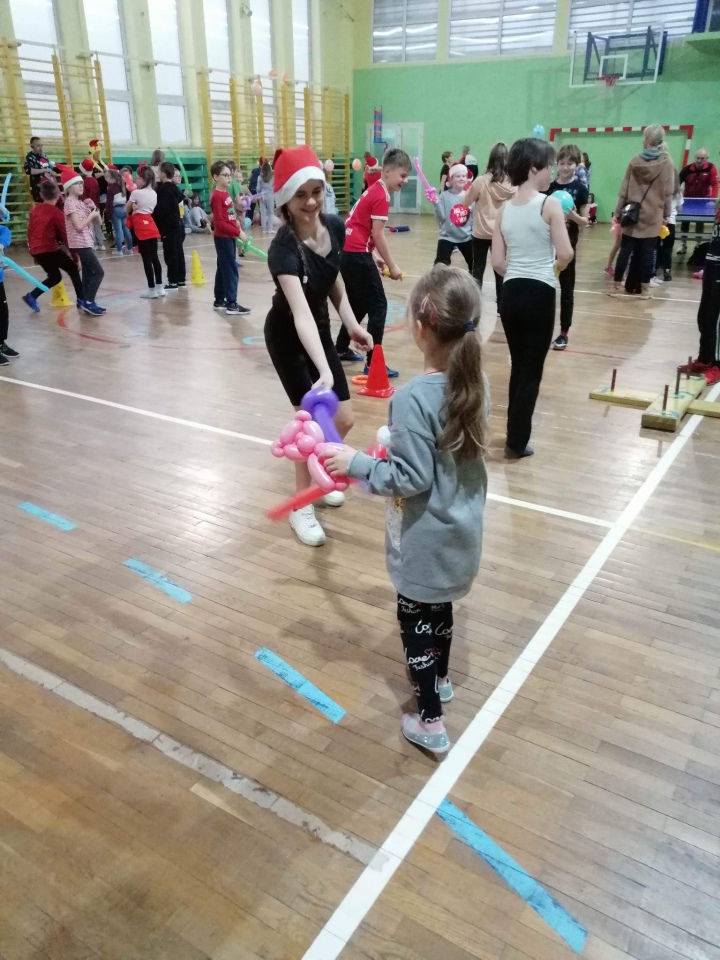 Mikołajki na sportowo z tenisowym mistrzem w “dwójce” [07.12.2022] - zdjęcie #2 - eOstroleka.pl