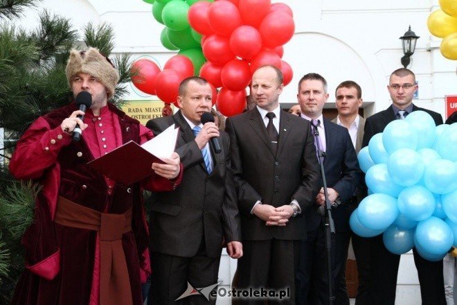 Polonez maturzystów (08-04-2011) - zdjęcie #12 - eOstroleka.pl