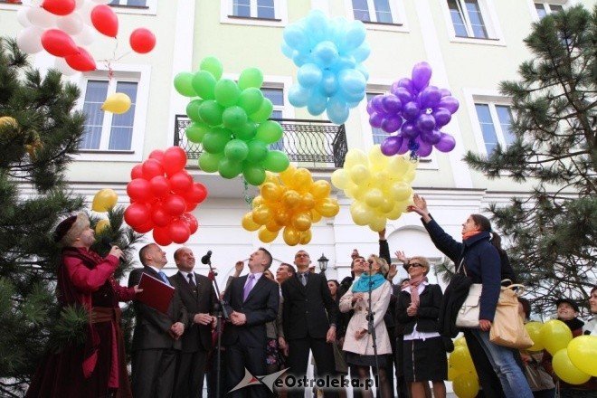 Polonez maturzystów (08-04-2011) - zdjęcie #5 - eOstroleka.pl