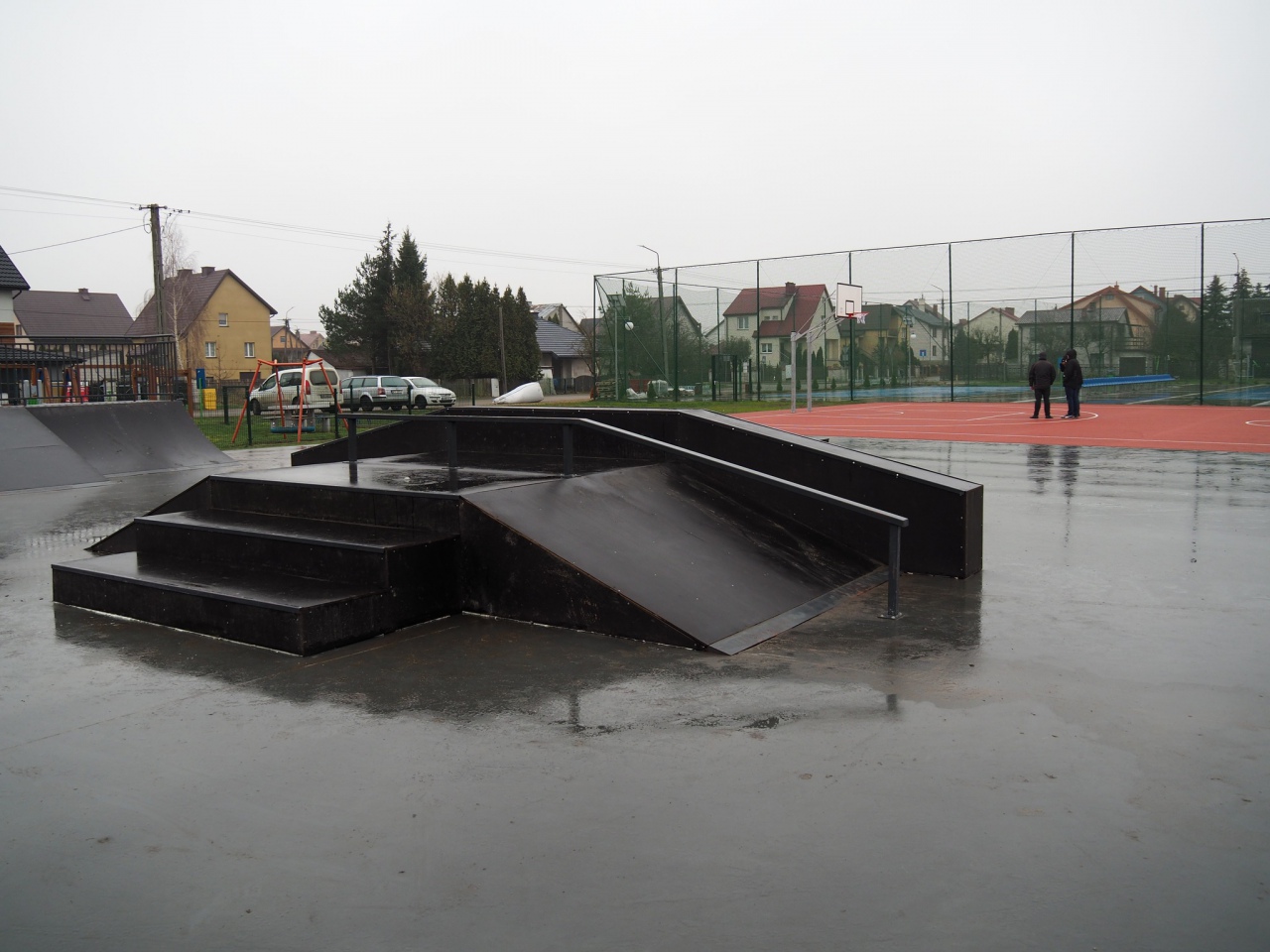 Nowy skatepark i boisko do koszykówki w Olszewie-Borkach [08.12.2022] - zdjęcie #1 - eOstroleka.pl