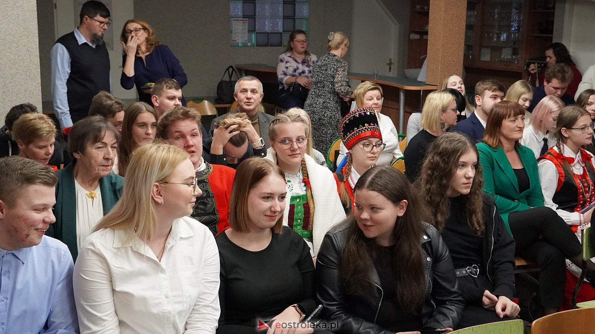 Olimpiada Wiedzy o Kurpiach [08.12.2022] - zdjęcie #61 - eOstroleka.pl