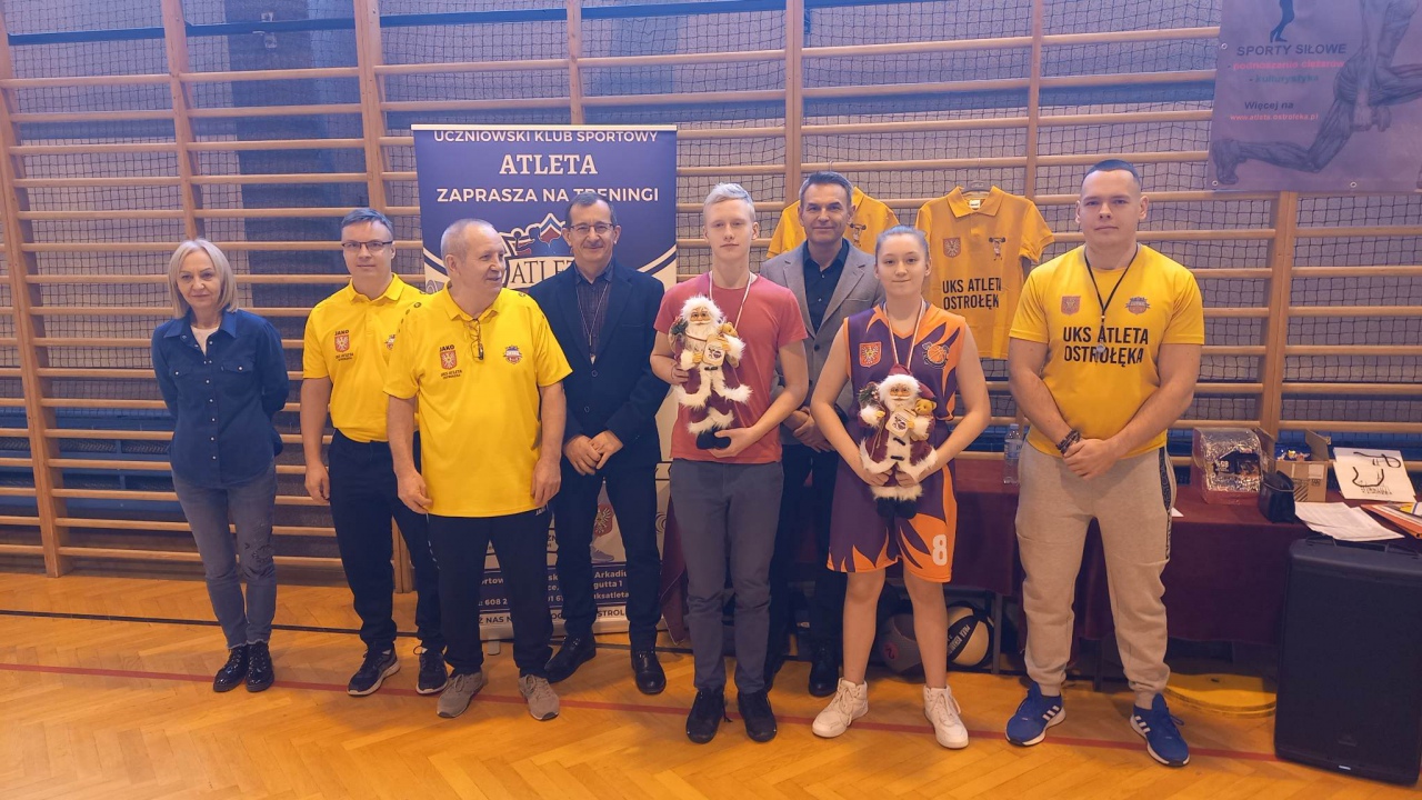 Mikołajkowy wielobój z UKS Atleta Ostrołęka [9.12.2022] - zdjęcie #8 - eOstroleka.pl