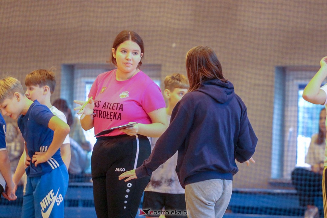 Mikołajkowy wielobój z UKS Atleta Ostrołęka [9.12.2022] - zdjęcie #13 - eOstroleka.pl