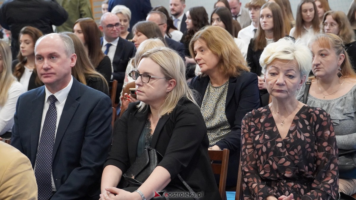 Stypendia Prezesa Rady Ministrów - uroczyste rozdanie w Zespole Szkół Powiatowych w Myszyńcu [09.12.2022] - zdjęcie #123 - eOstroleka.pl