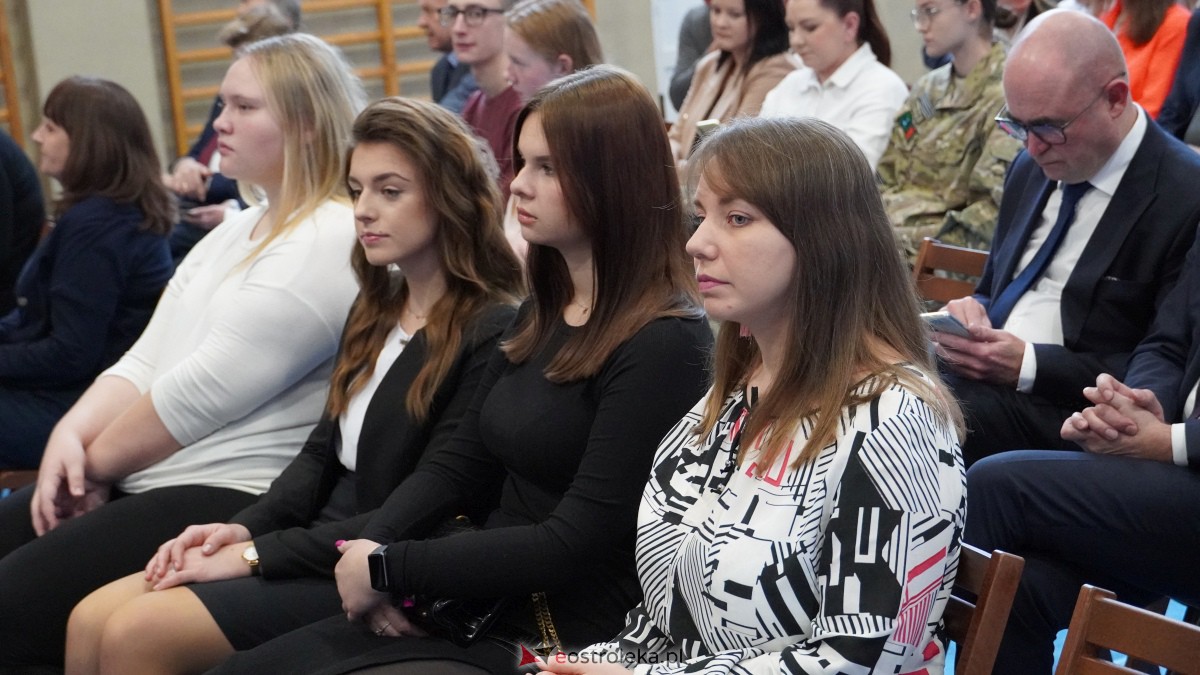 Stypendia Prezesa Rady Ministrów - uroczyste rozdanie w Zespole Szkół Powiatowych w Myszyńcu [09.12.2022] - zdjęcie #108 - eOstroleka.pl