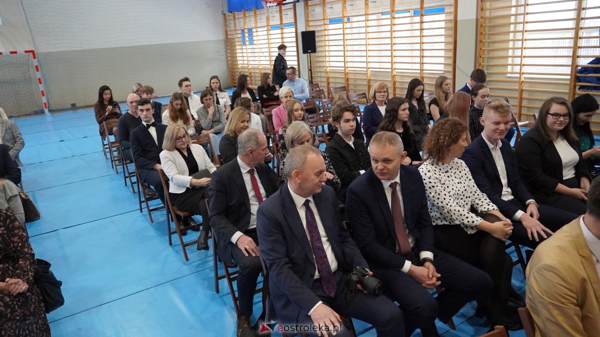Stypendia Prezesa Rady Ministrów - uroczyste rozdanie w Zespole Szkół Powiatowych w Myszyńcu [09.12.2022] - zdjęcie #86 - eOstroleka.pl