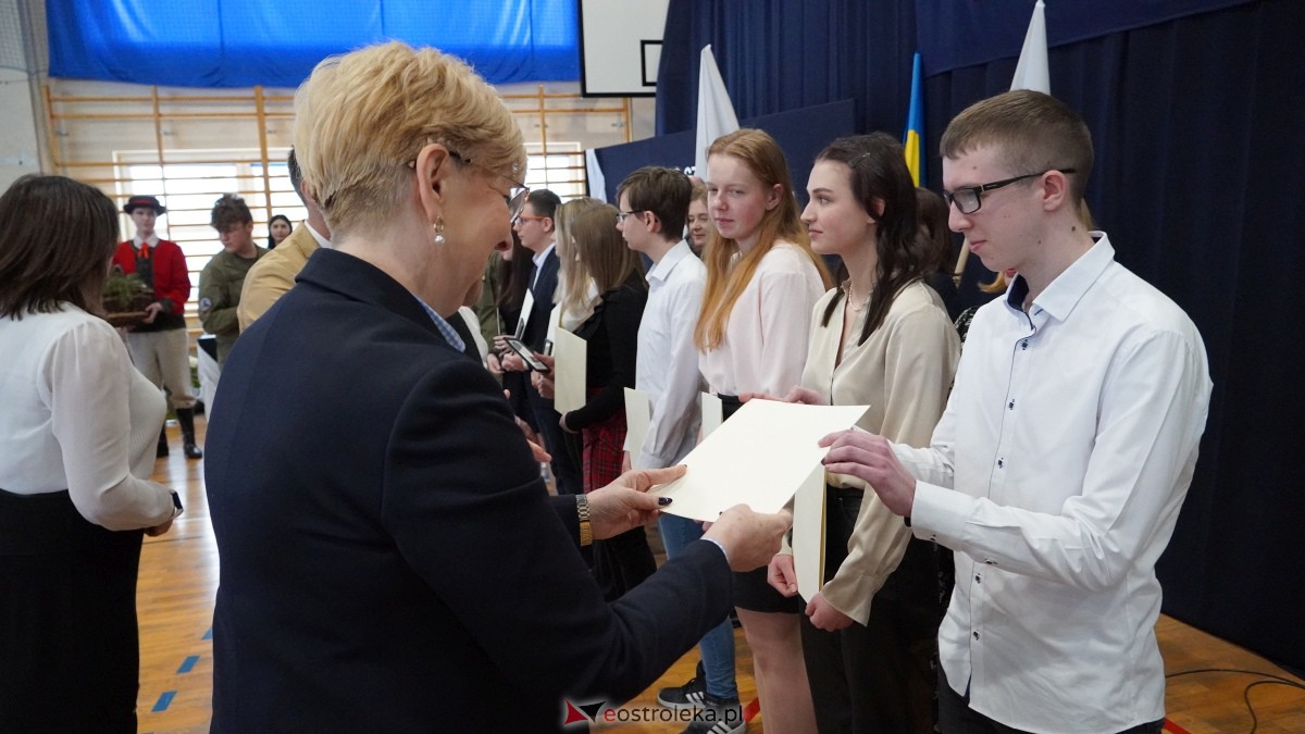 Stypendia Prezesa Rady Ministrów - uroczyste rozdanie w Zespole Szkół Powiatowych w Myszyńcu [09.12.2022] - zdjęcie #17 - eOstroleka.pl